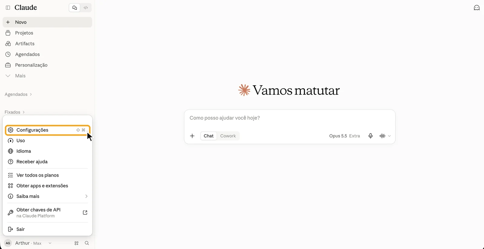 O menu da conta no Claude, com Configurações destacado